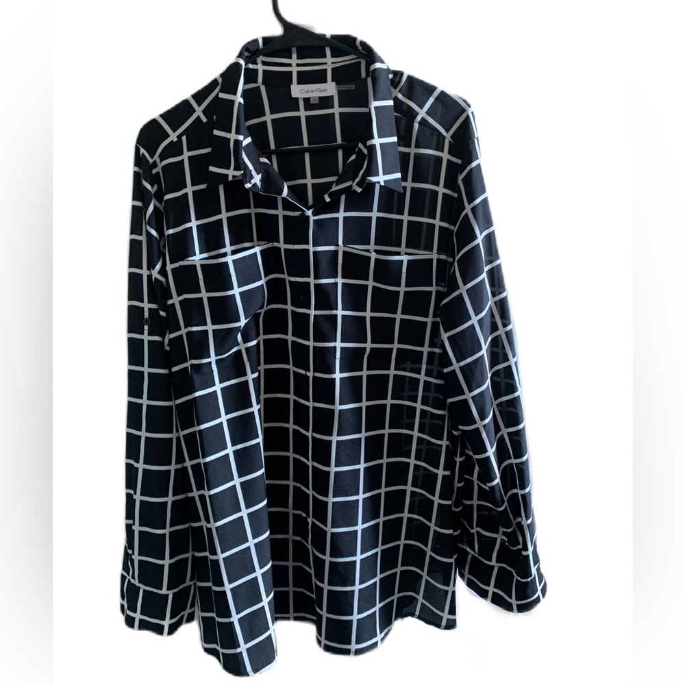Calvin Klein Women’s Black & White Long Sleeve Button Up Blouse